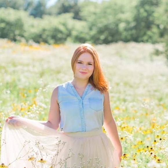 Meet your Posher, Angie - Picture 1 of 1